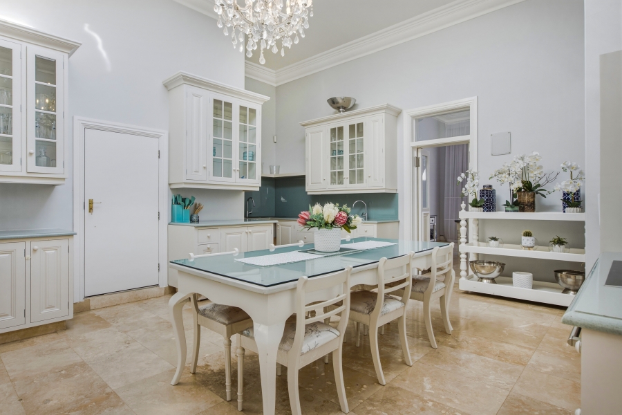 9 Bedroom Property for Sale in Constantia Western Cape